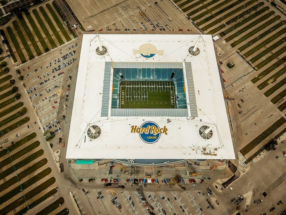 El estadio renovado antes de su primer partido de la NFL