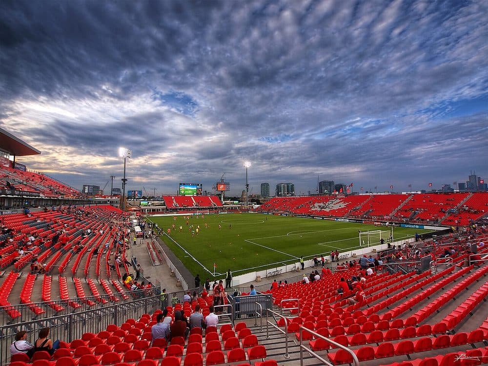 Interior del estadio durante un partido