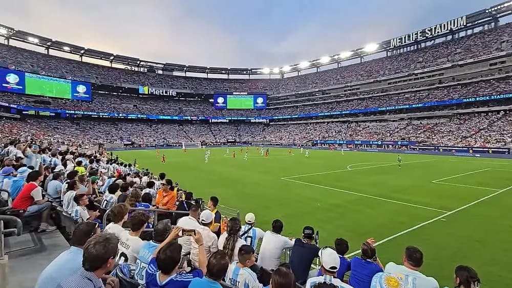 Interior durante un partido de fútbol
